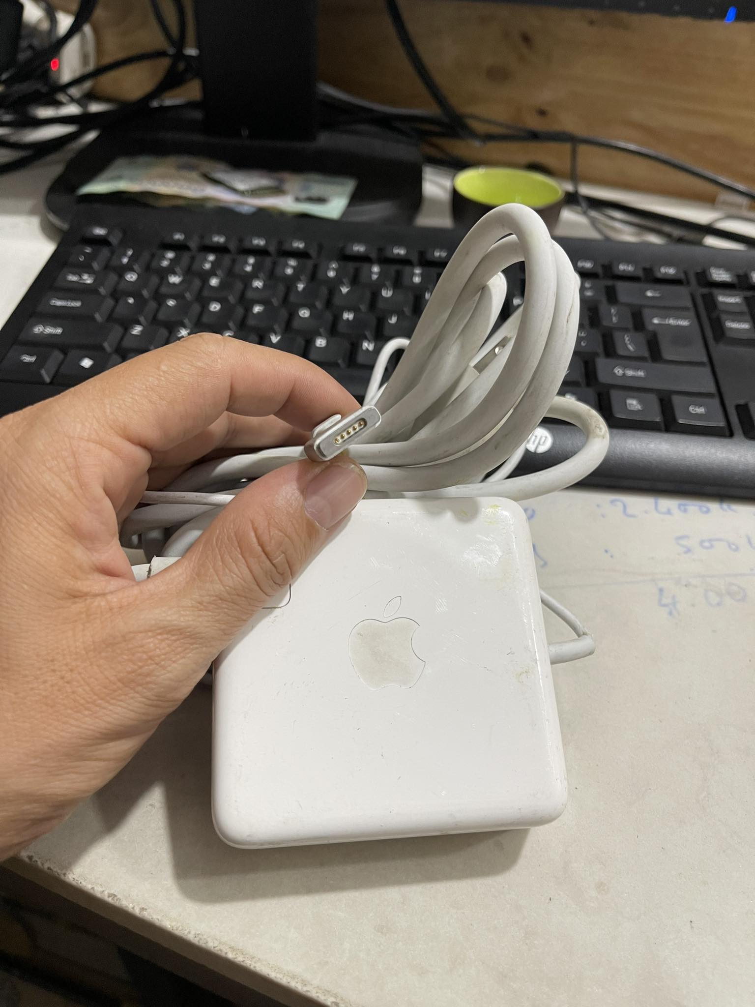 Adapter sạc Apple MacBook Air D592 Trắng